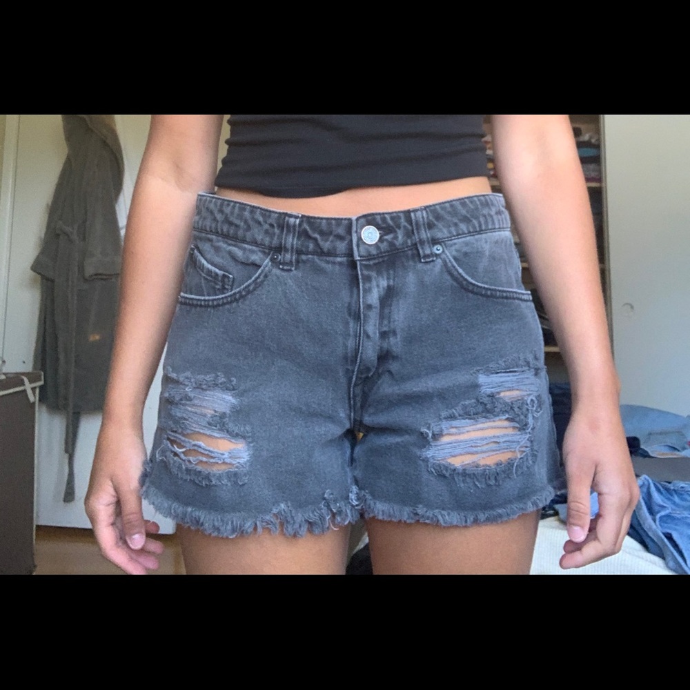 Volcom black jean shorts!